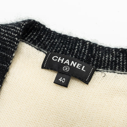 Chanel Size 40 CC Logo Button Cardigan Cashmere White/Black