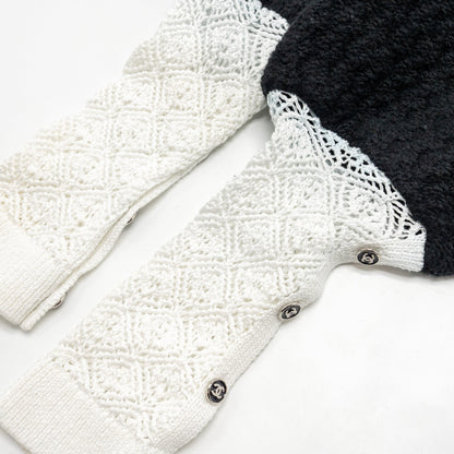 Chanel Size 38 CC Logo Sweater Wool/Cashmere/Cotton White/Black SHW