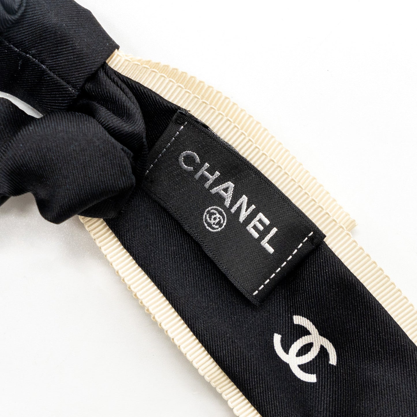 Chanel Hair Tie silk twill Black / White