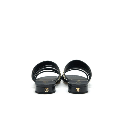 Chanel size37 Leather and pearl sandal black