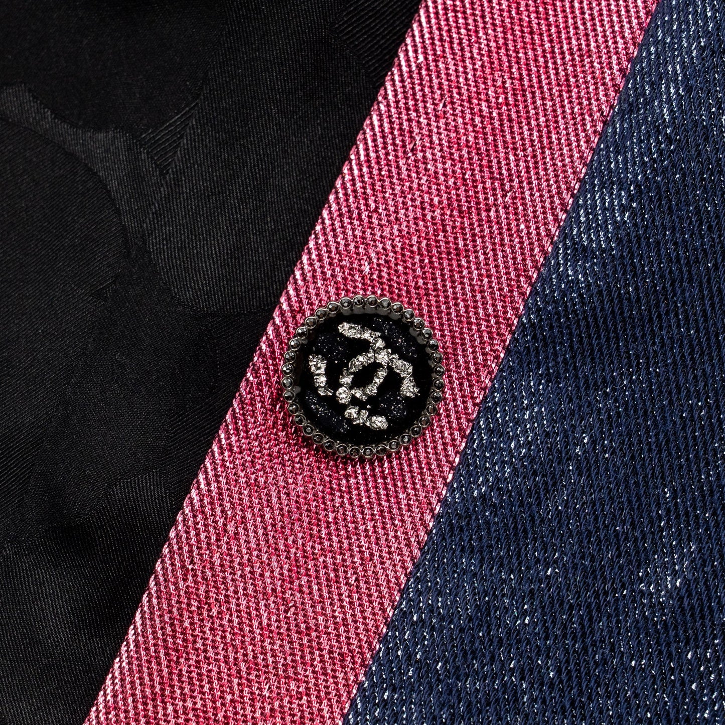 Chanel Size 36 22K CC Button Top Wool/Polyamide Metallic Navy Blue/Pink