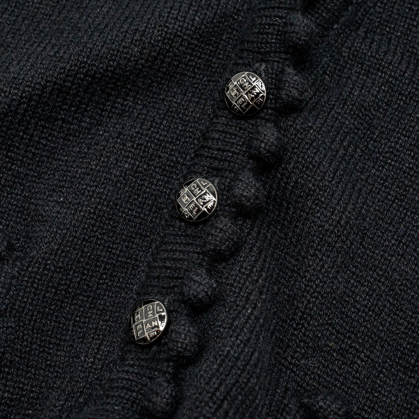 Chanel size 36 cashmere pullover black