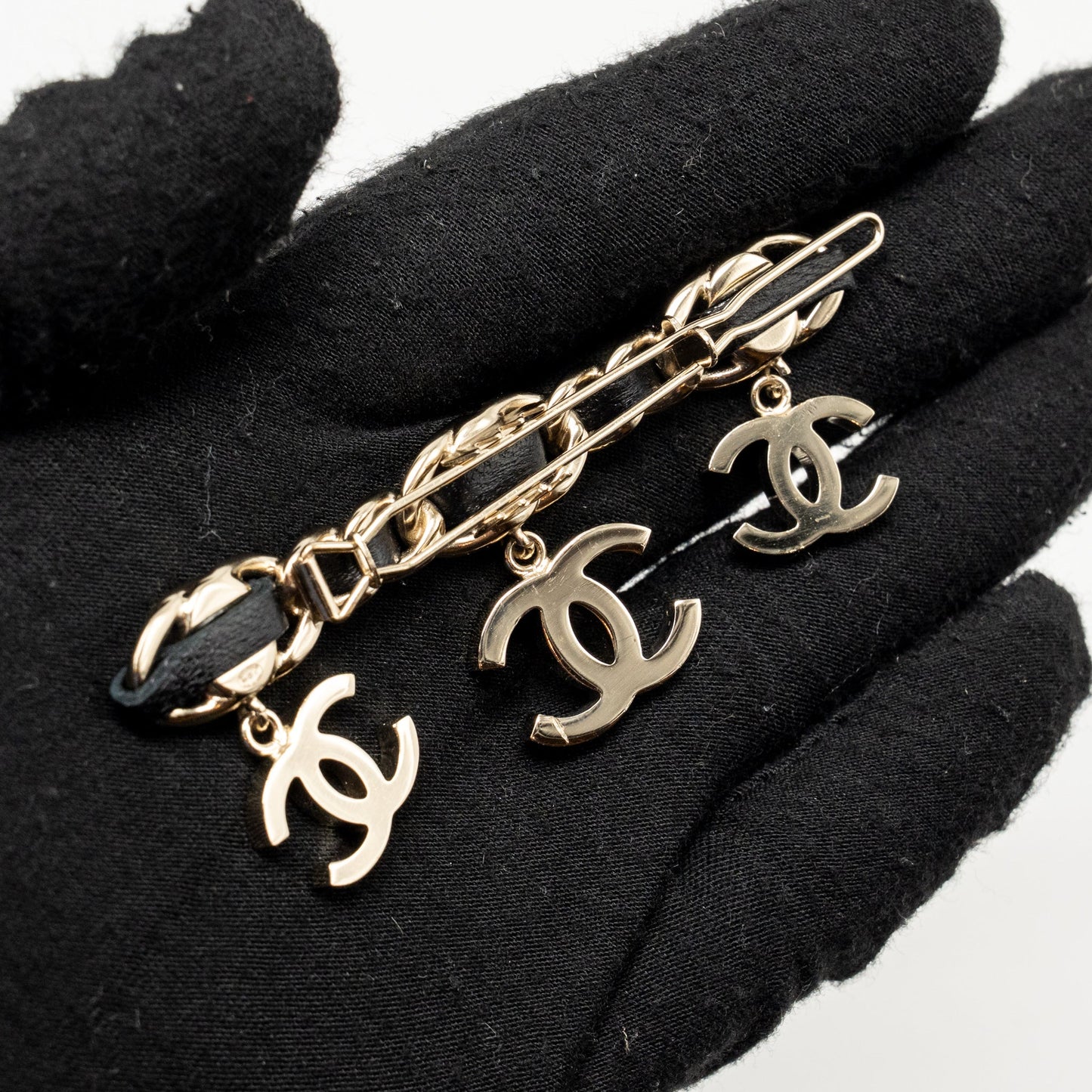 Chanel CC drop hair clip black / light gold tone