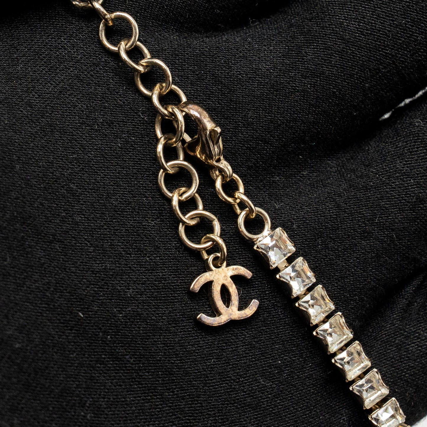 Chanel Pink Crystal Drop CC Logo Chocker/Necklace Light Gold Tone