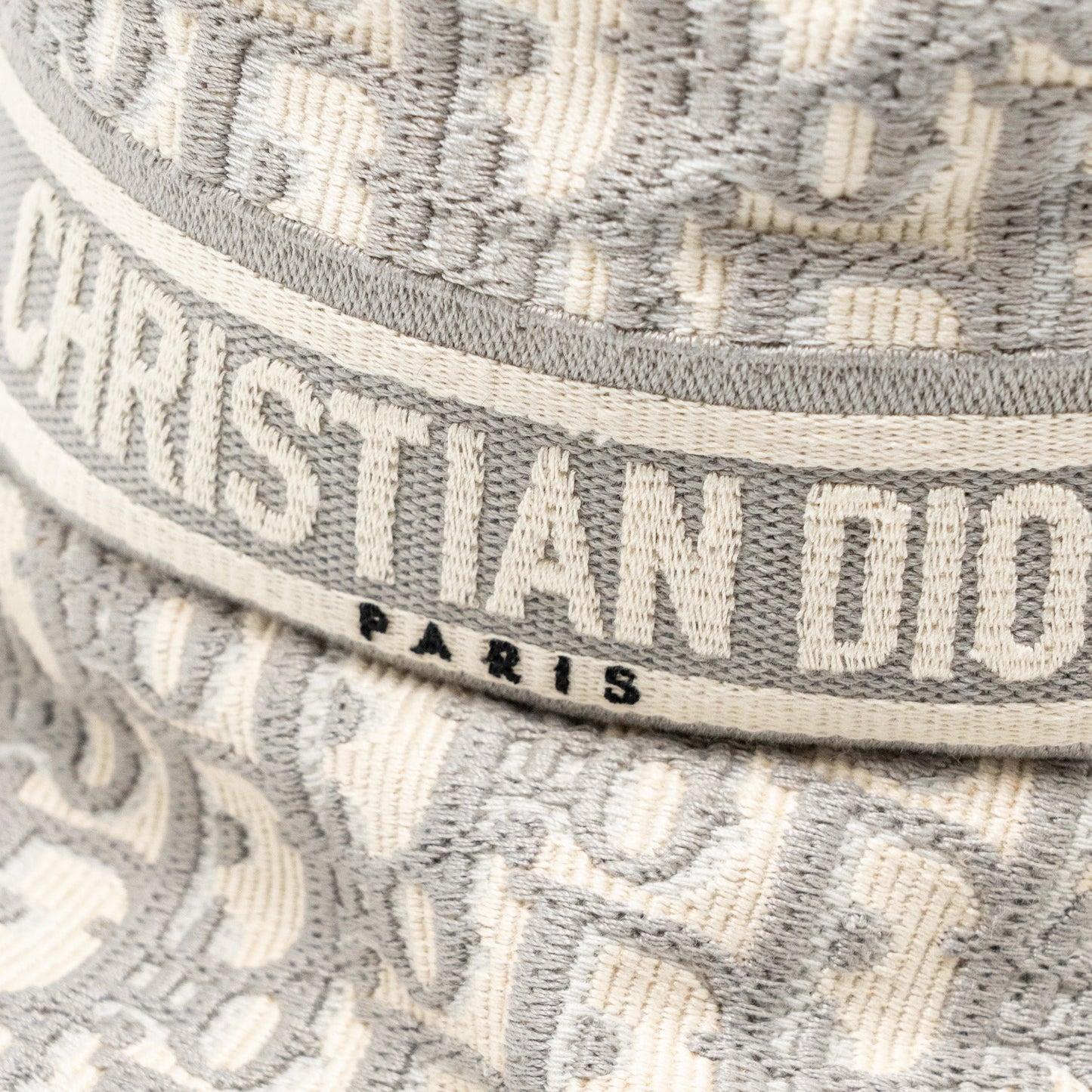 Dior Size 58 Oblique Small Brim Bucket Hat Cotton White/Gray