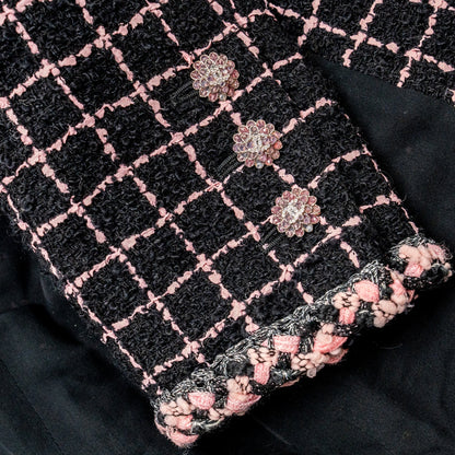 Chanel Size 36 Camellia Detailed Button Tweed Jacket Wool/Polyamide Black/Pink