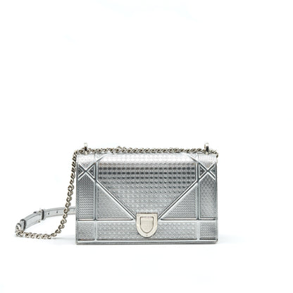 CHRISTIAN DIORAMA MEDIUM METALLIC SILVER