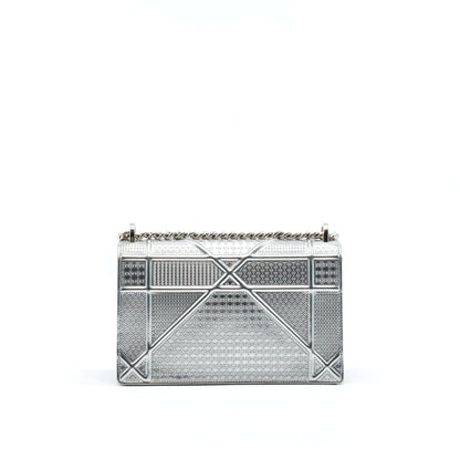CHRISTIAN DIORAMA MEDIUM METALLIC SILVER