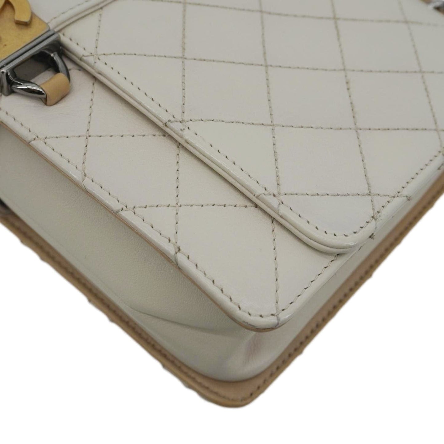 CHANEL CC Flap Quilted Leather Chain Crossbody Bag White