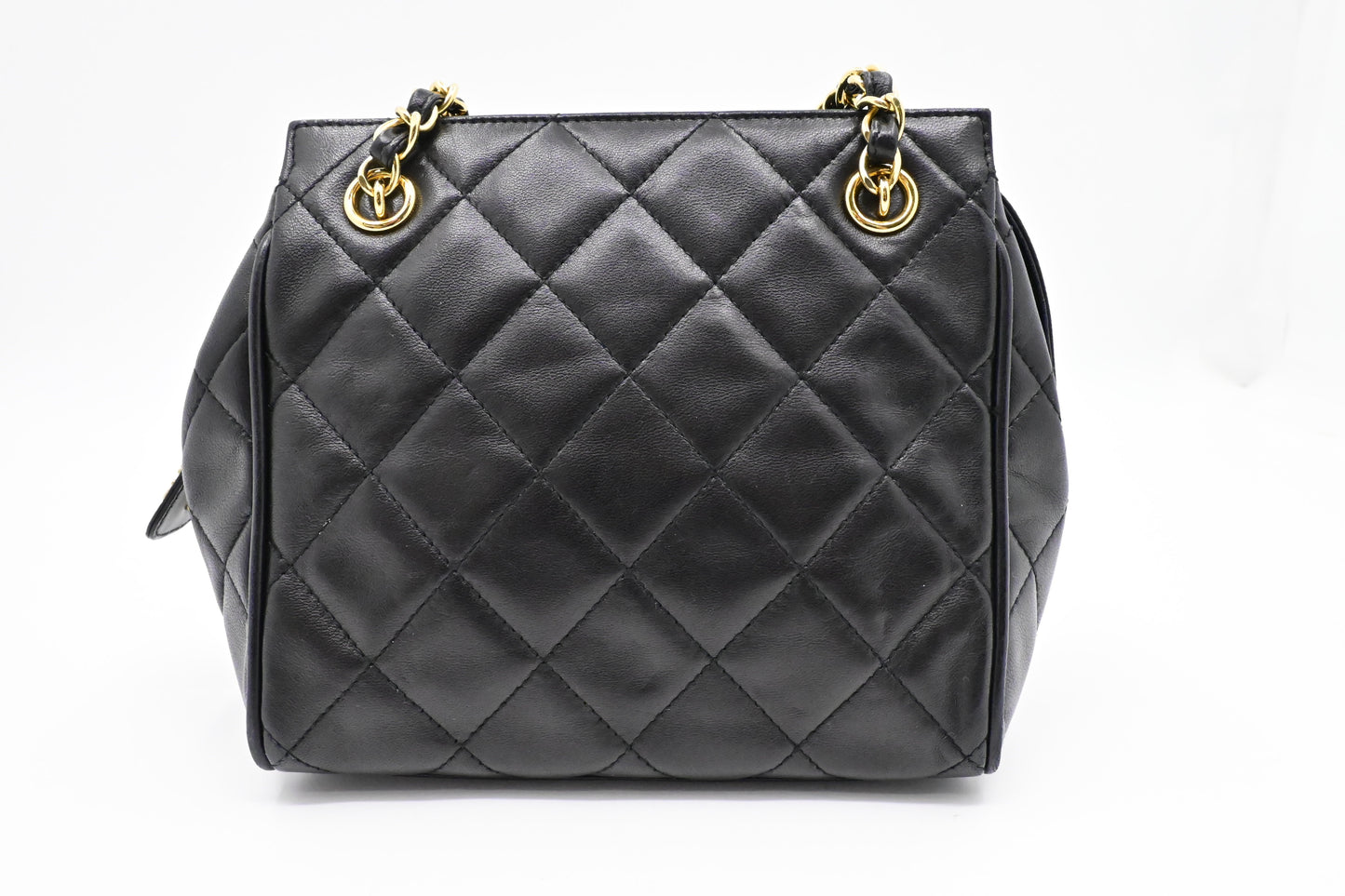 Chanel Shoulder Bag in Black MattelassÃ© Leather