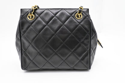 Chanel Shoulder Bag in Black MattelassÃ© Leather