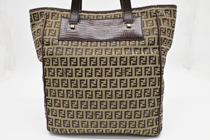 Fendi Shoulder Bag in Zucchino Canvas