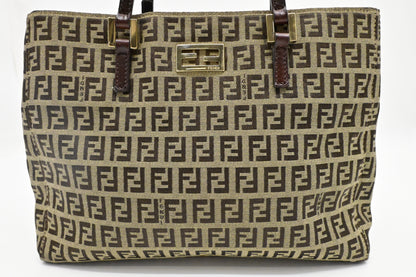 Fendi Shoulder Bag in Brown Zucchino Canvas