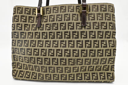 Fendi Shoulder Bag in Brown Zucchino Canvas