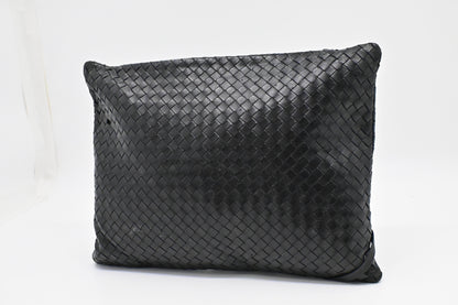 Bottega Veneta Pouch in Black Intrecciato Leather