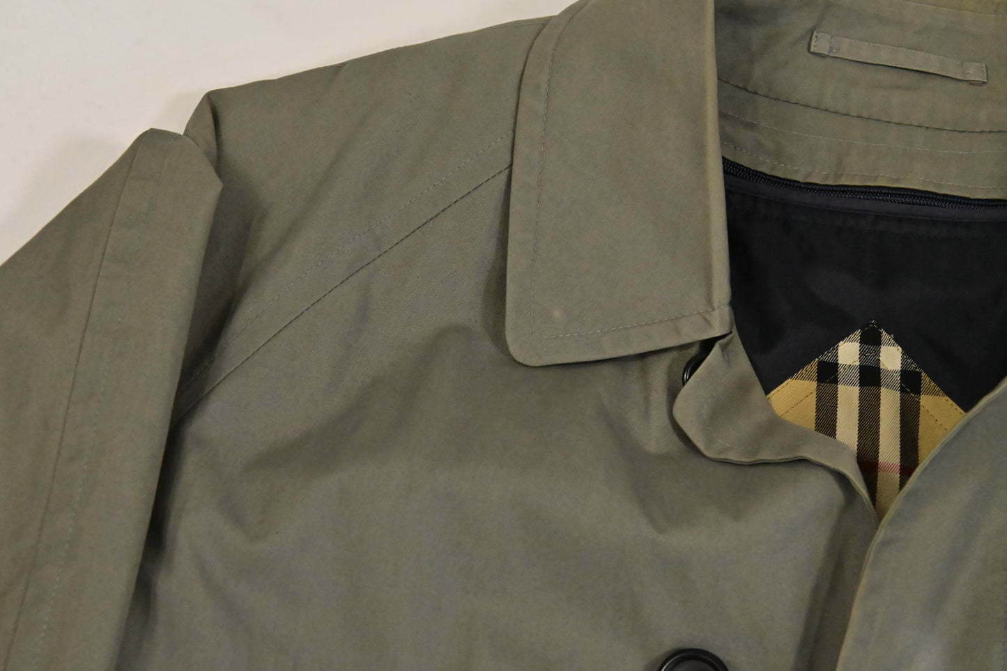 Burberry Trench Coat in Green-Grey Cotton