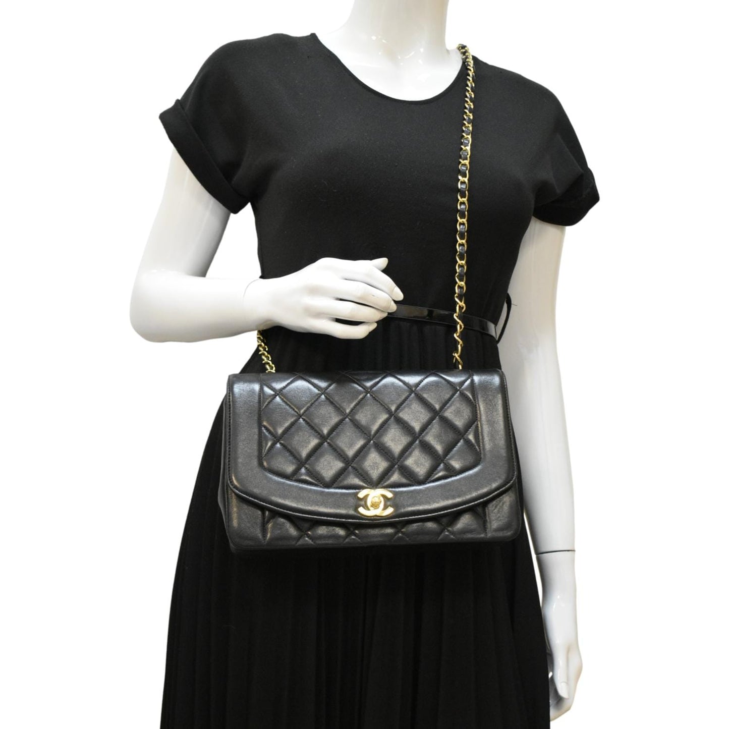 CHANEL Diana Flap Vintage Quilted Leather Shoulder Bag Black