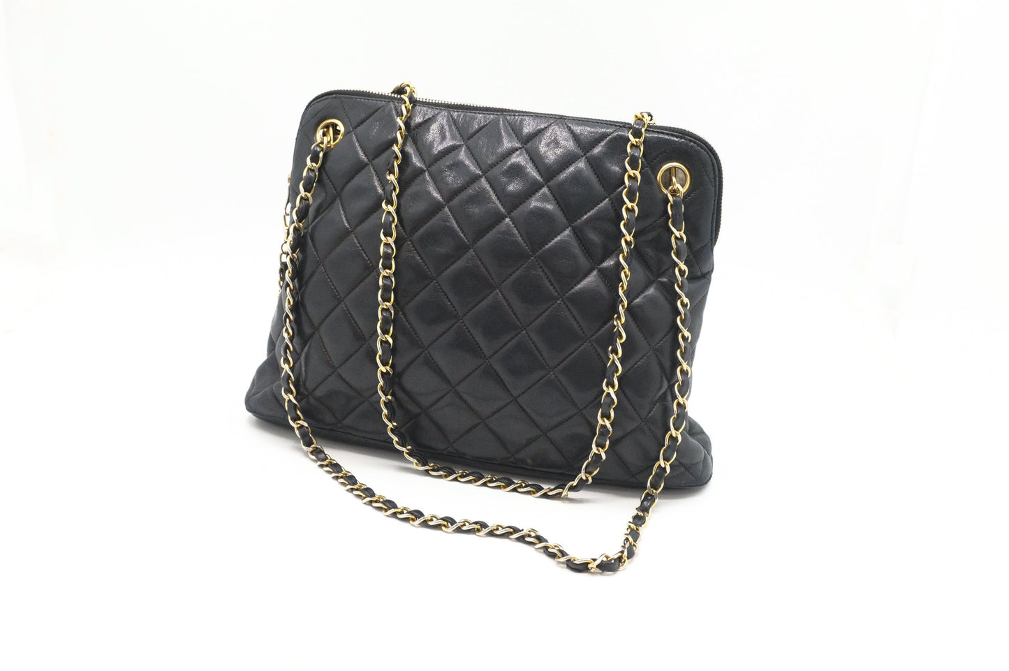 Chanel Shoulder Bag in Black MattelassÃ© Leather