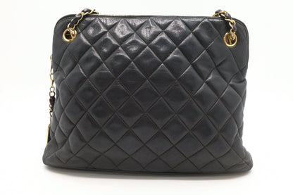 Chanel Shoulder Bag in Black MattelassÃ© Leather