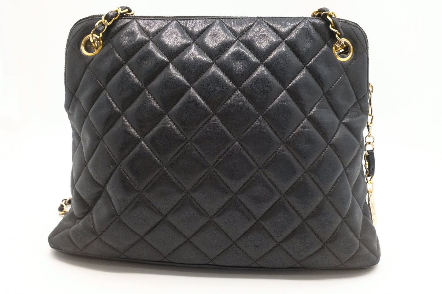Chanel Shoulder Bag in Black MattelassÃ© Leather