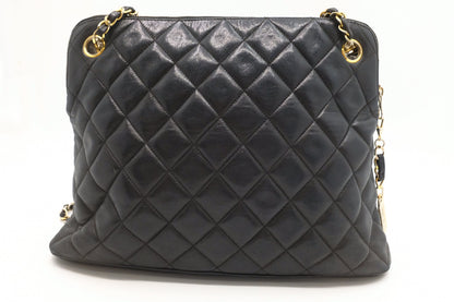 Chanel Shoulder Bag in Black MattelassÃ© Leather