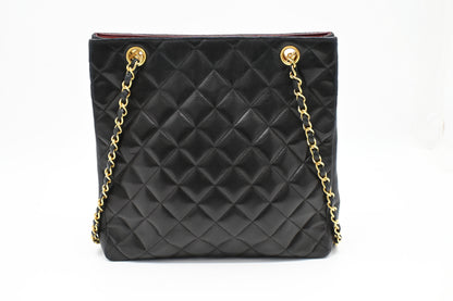 Chanel Shoulder Bag in Black MattelassÃ© Leather