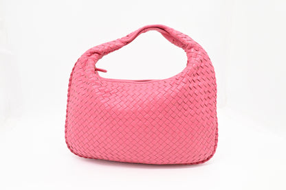 Bottega Veneta Hobo Bag in Pink Intrecciato Leather