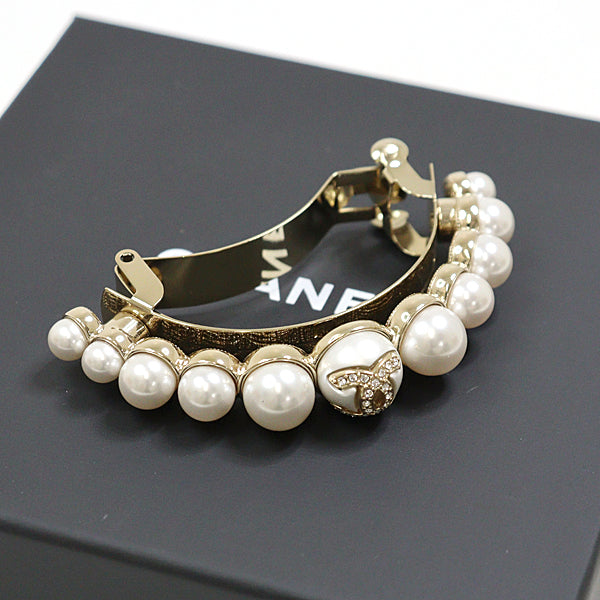 CHANEL Valletta Faux pearls, rhinestones, metal white hair accessory Pony Barrette Women