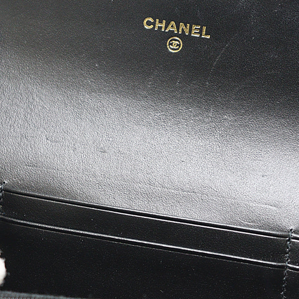 CHANEL Bifold Wallet Matt caviar skin black Medium flap wallet