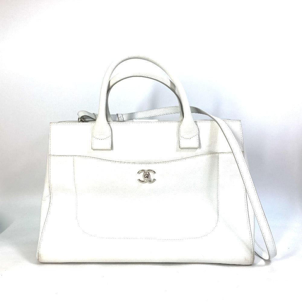 CHANEL Handbag A69931 Caviar skin white CC COCO Mark neo executive large