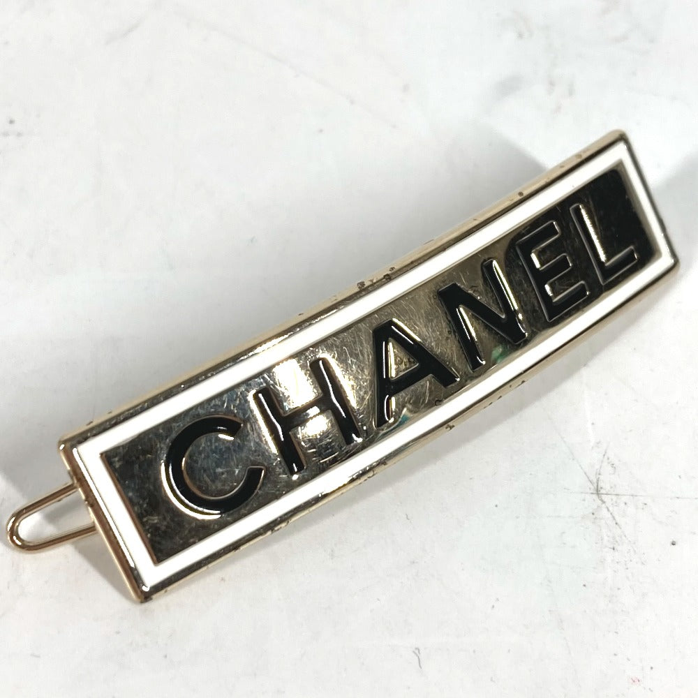 CHANEL Valletta metal gold B21B logo Women