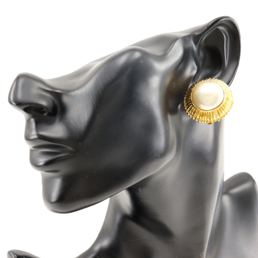 CHANEL Earring Plated Gold, Faux Pearl gold vintage Women