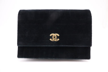 Chanel Shoulder Bag in Black Velvet