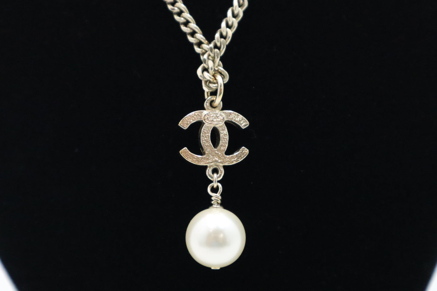 Chanel CC Necklace with Pearl