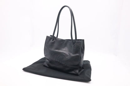 Chanel Tote in Black Leather