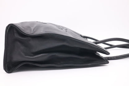 Chanel Tote in Black Leather