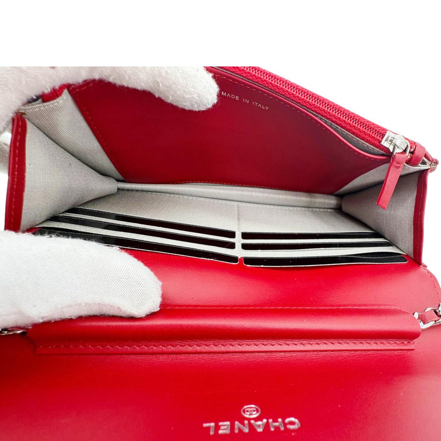 CHANEL Brilliant WOC Quilted Patent Leather Crossbody Bag Red