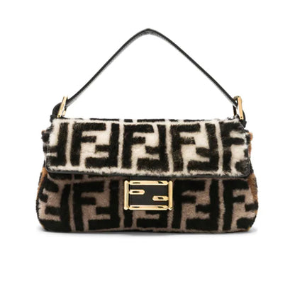 FENDI SHEARLING BAGUETTE WITH STRAP PAD