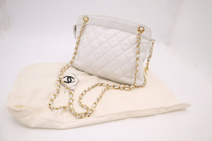 Chanel Shoulder Bag in White MattelassÃ© Leather