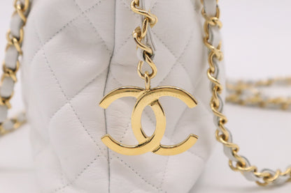 Chanel Shoulder Bag in White MattelassÃ© Leather