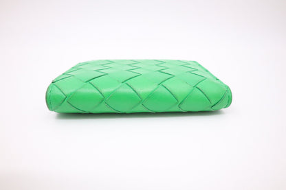 Bottega Veneta Wallet in Green Intrecciato Leather