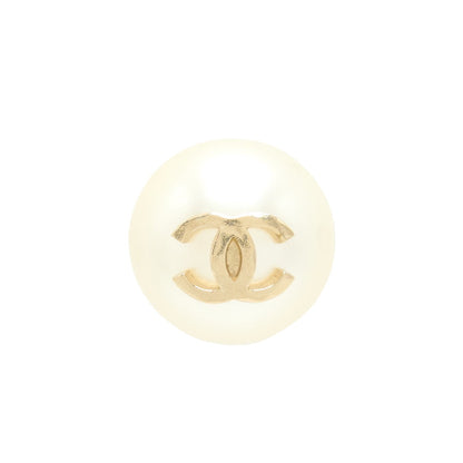 Chanel Giant Pearl With CC Logo Earring LGHW