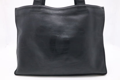 Chanel Tote in Black Leather