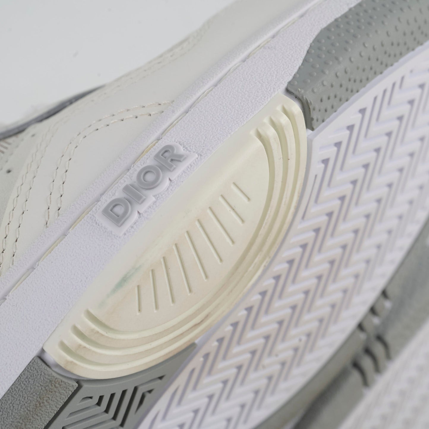 Christian Dior High Top Sneaker Size 39