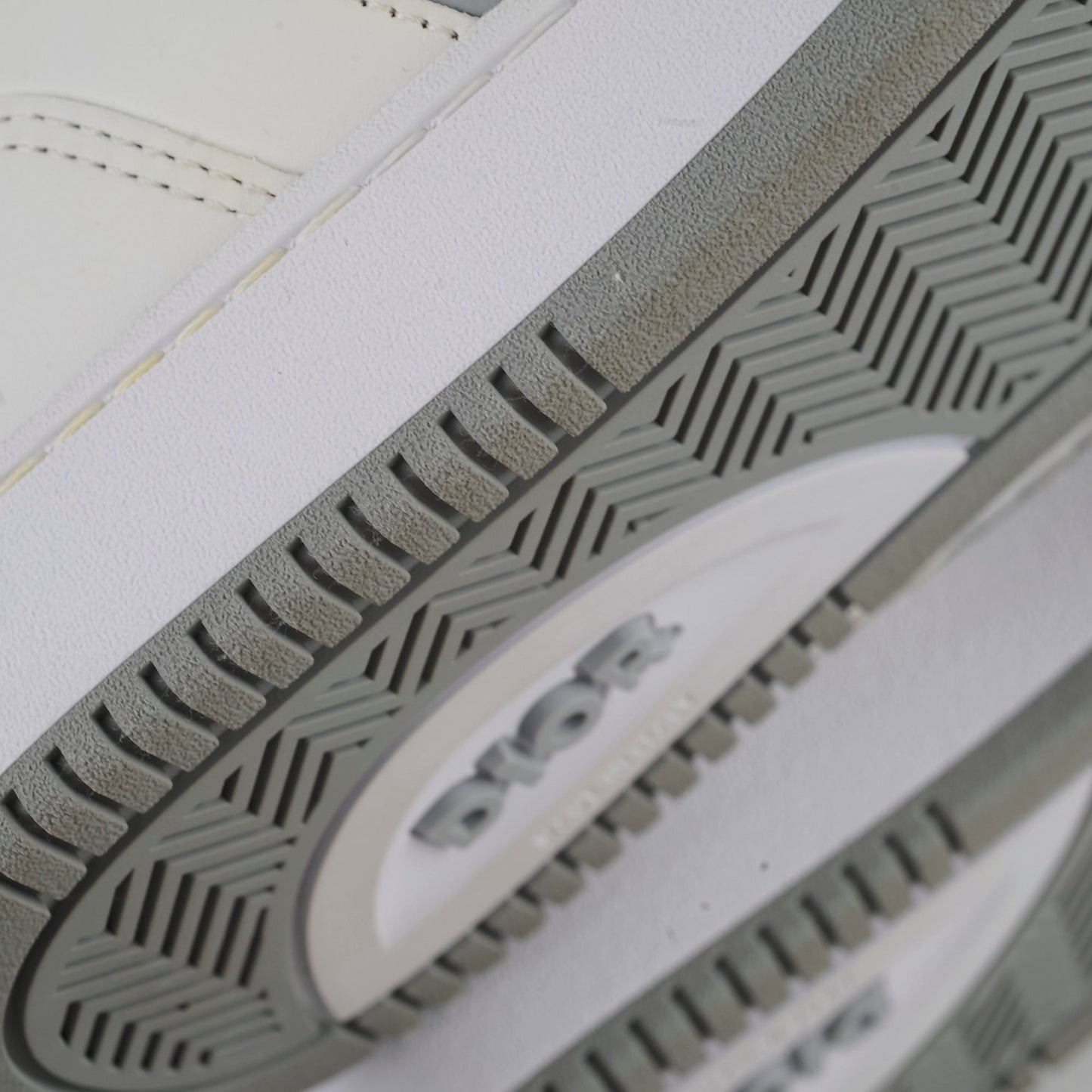 Christian Dior High Top Sneaker Size 39