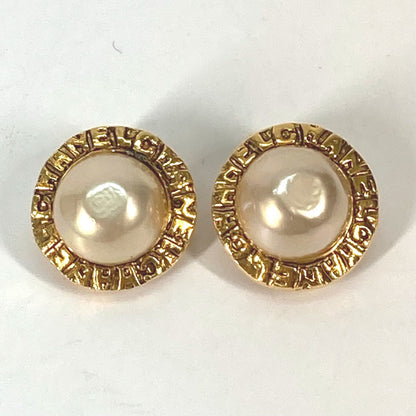 CHANEL Earring metal gold vintage Round logo fake pearl