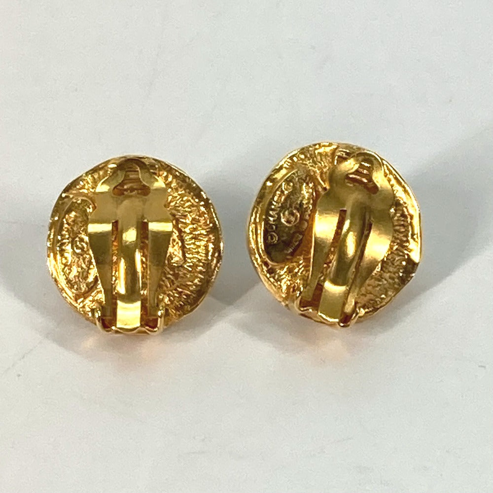 CHANEL Earring metal gold vintage Round logo fake pearl