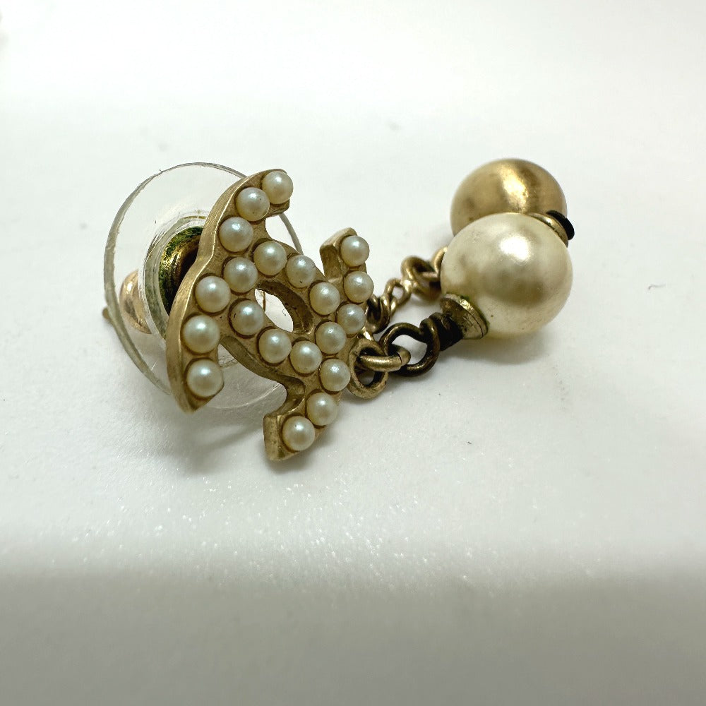 CHANEL Pierce Gold Plated gold COCO Mark Fake pearl Women