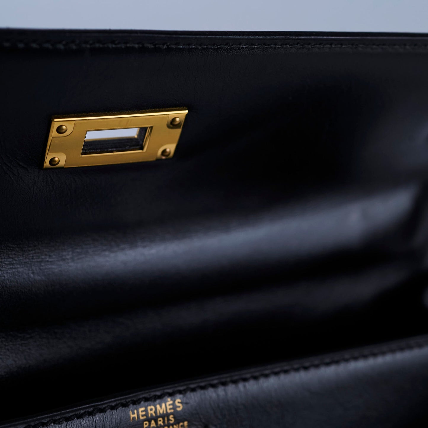 Hermes Kelly 28 Box Leather Noir - S circle stamp