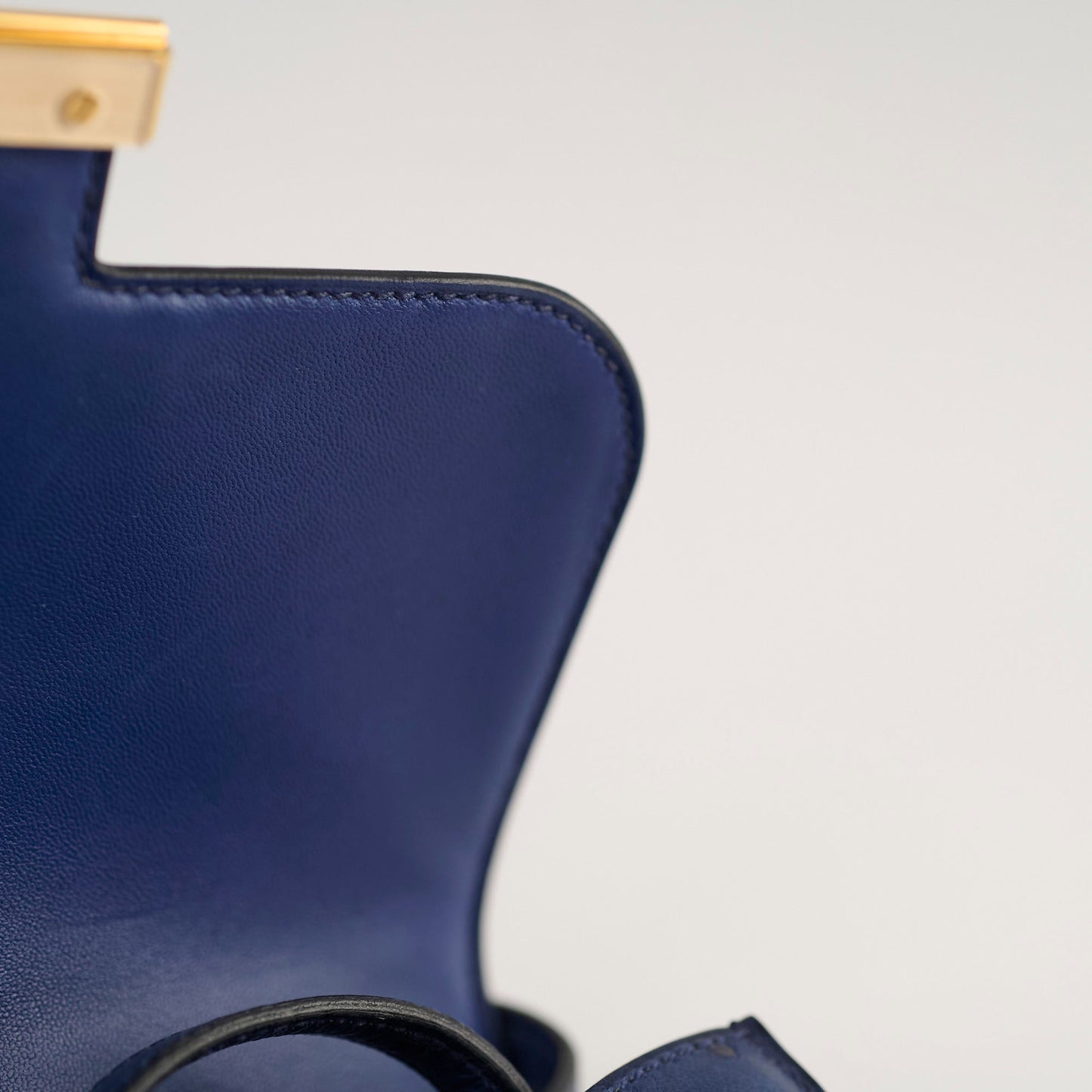 Hermes 18 Constance Bleu Saphir Ostrich Z Stamp